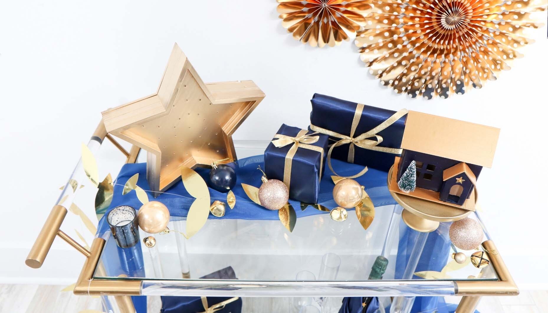 Navy-&-Gold-Holiday-Table-Content-9