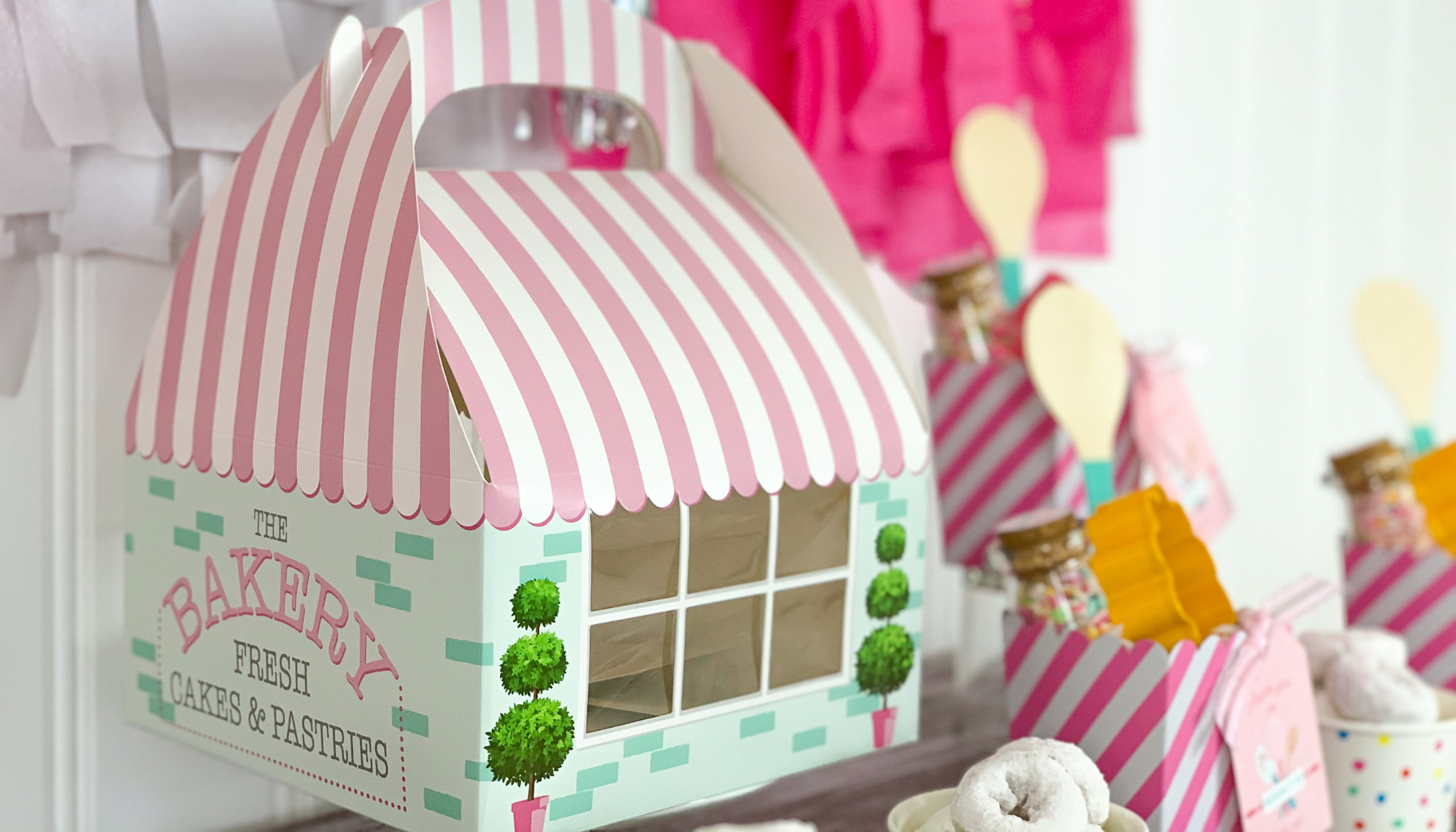 Package your baking party cakes in these adorable baking boxes for the kids to take home!