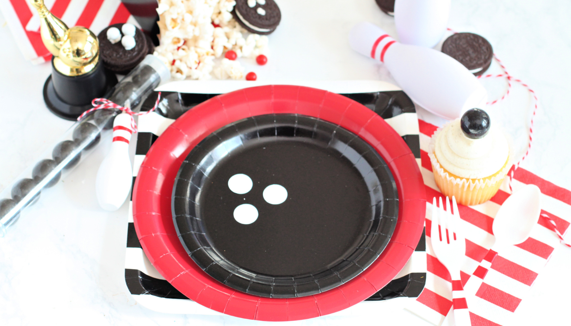 Bowling Party Table Setting