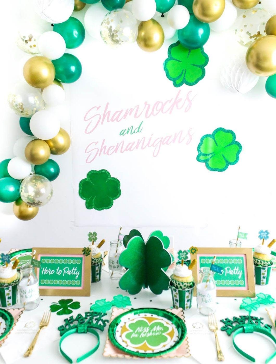 St. Patricks Day Shamrock Plastic Coin Fun Party Metal Decoration And  Holiday Favors For Kids Green And Gold Counting Table Sprinkles Metal Decor  From Jessie06, $26.12