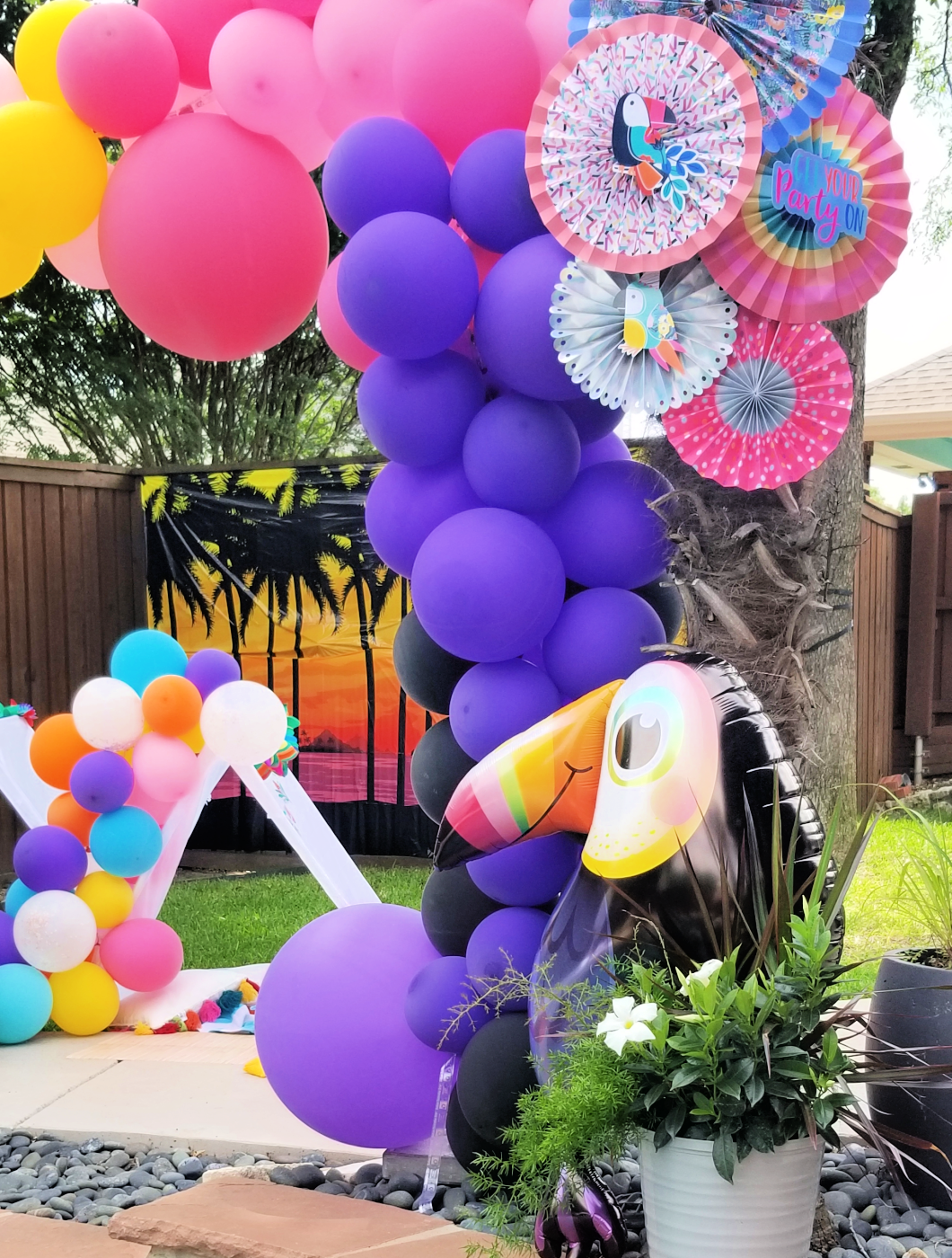 Tropical Luau Balloon Garland