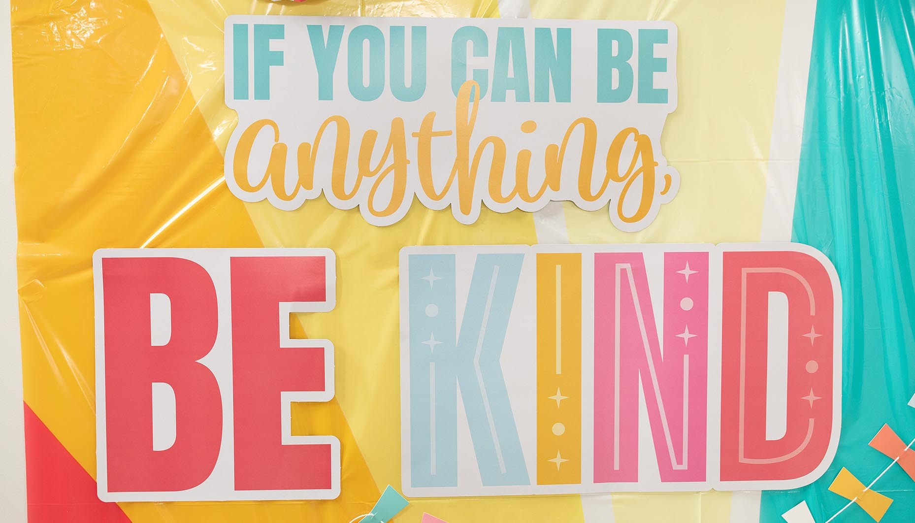 Be-Kind-Classroom-Door-DÃ©cor-Idea-5
