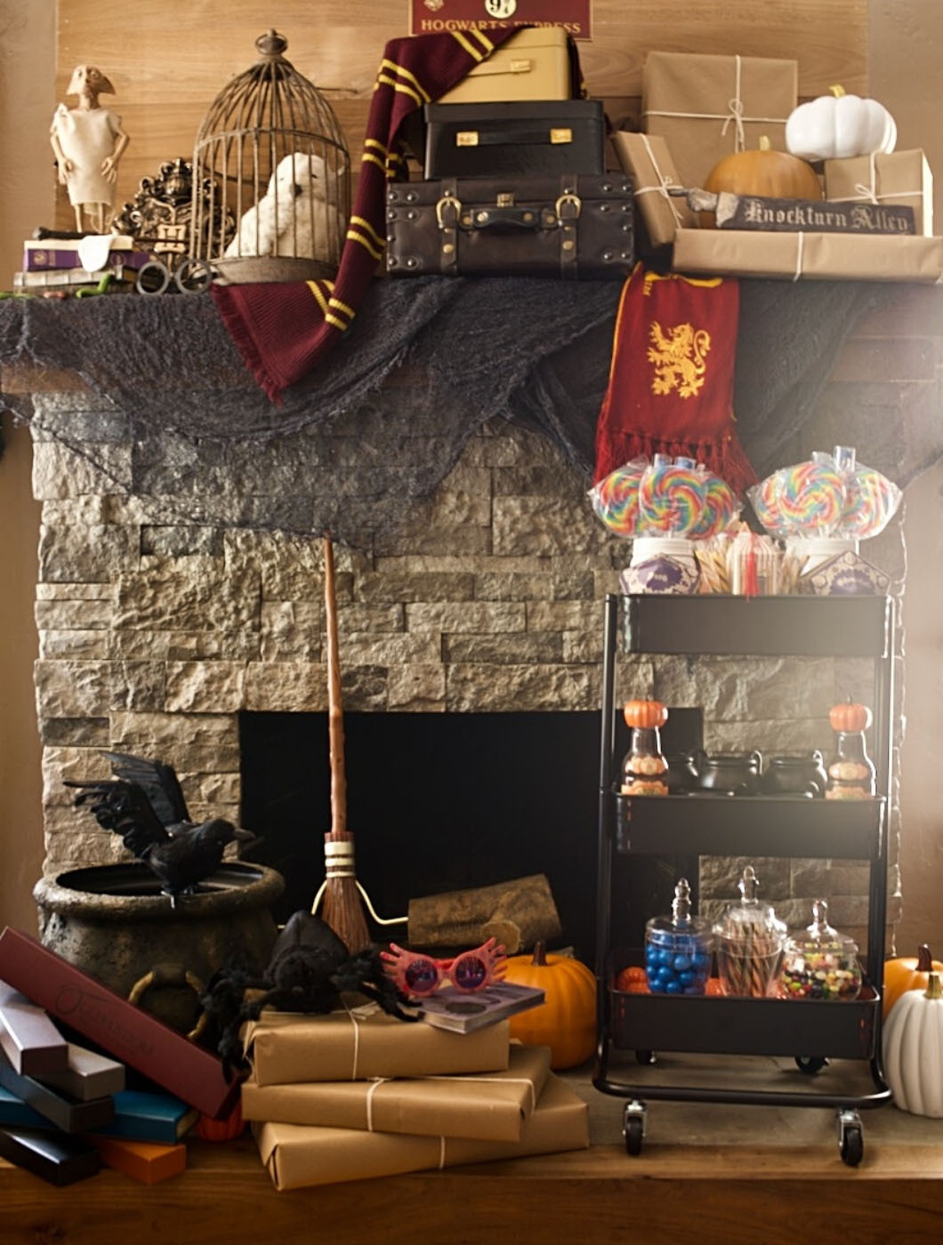 harry-potter-halloween-mantle-fun365