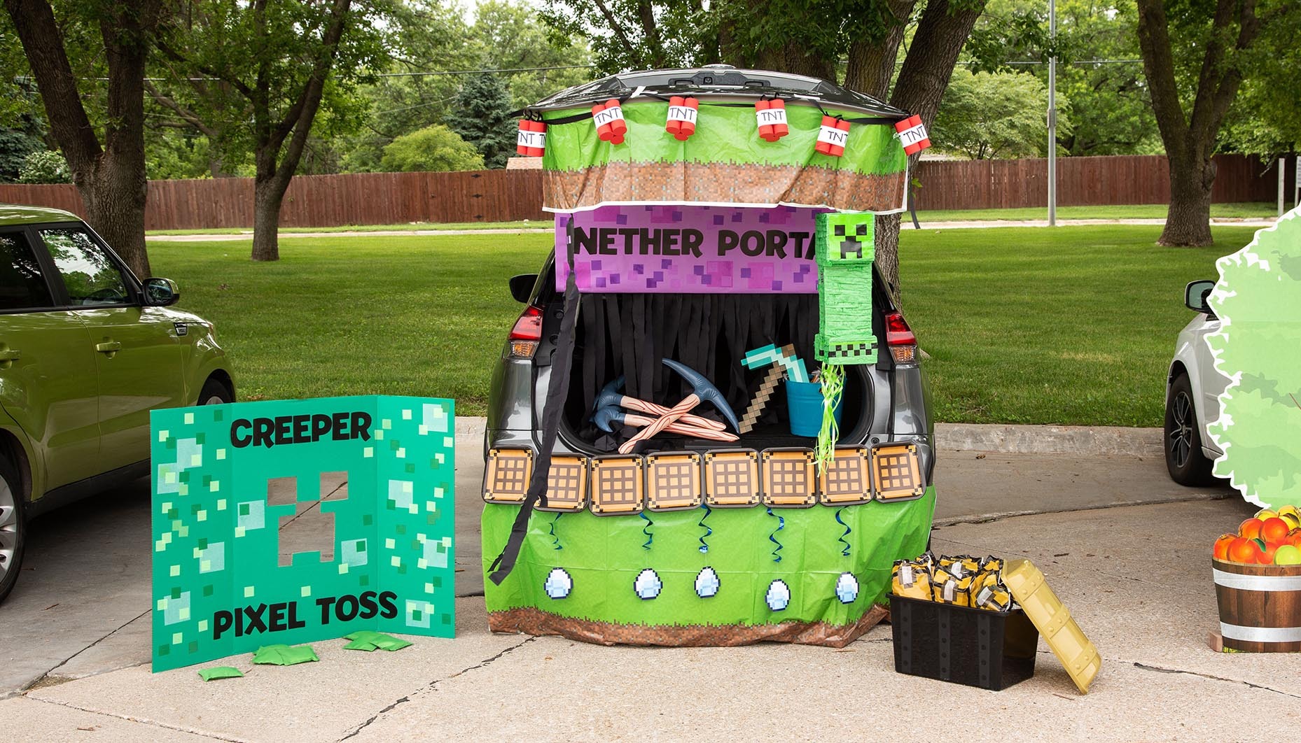 Minecraft Inspired Trunk or Treat Idea | Fun365