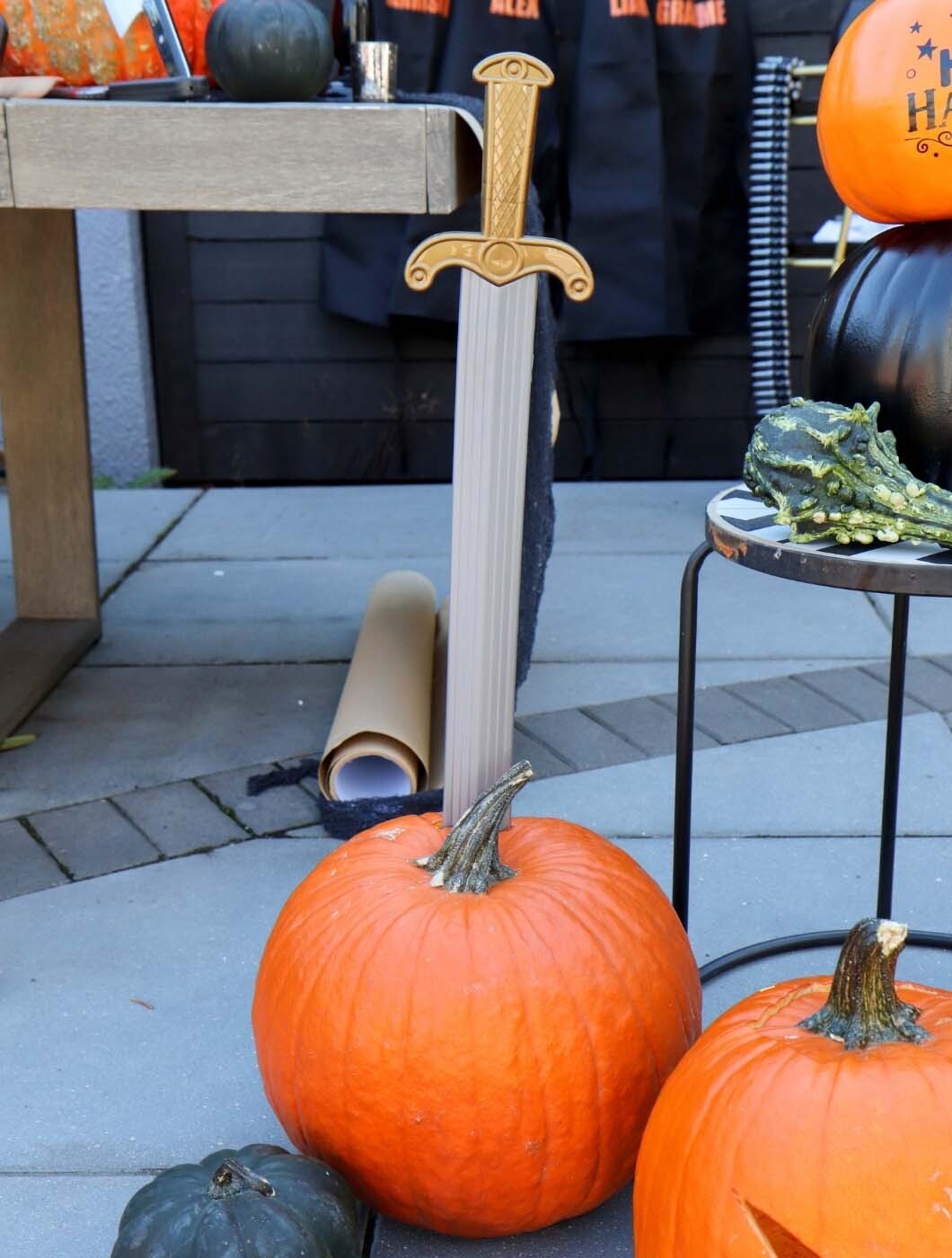 Pumpkin-Carving-Party-Content-Vertical-6