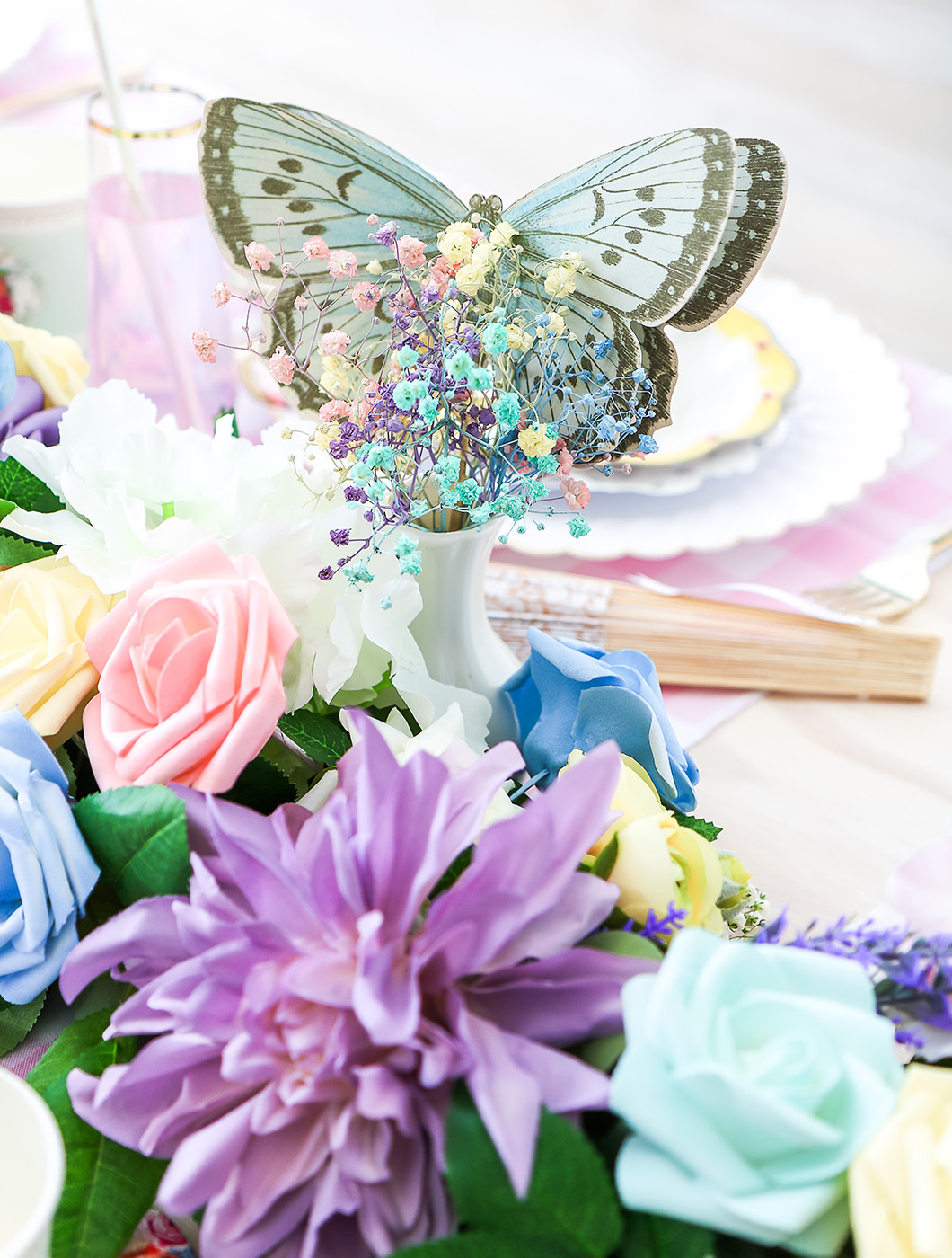 24ct Golden Butterfly Shaped Paper Plates Pink  Pastel butterflies,  Butterfly decorations, Butterfly party