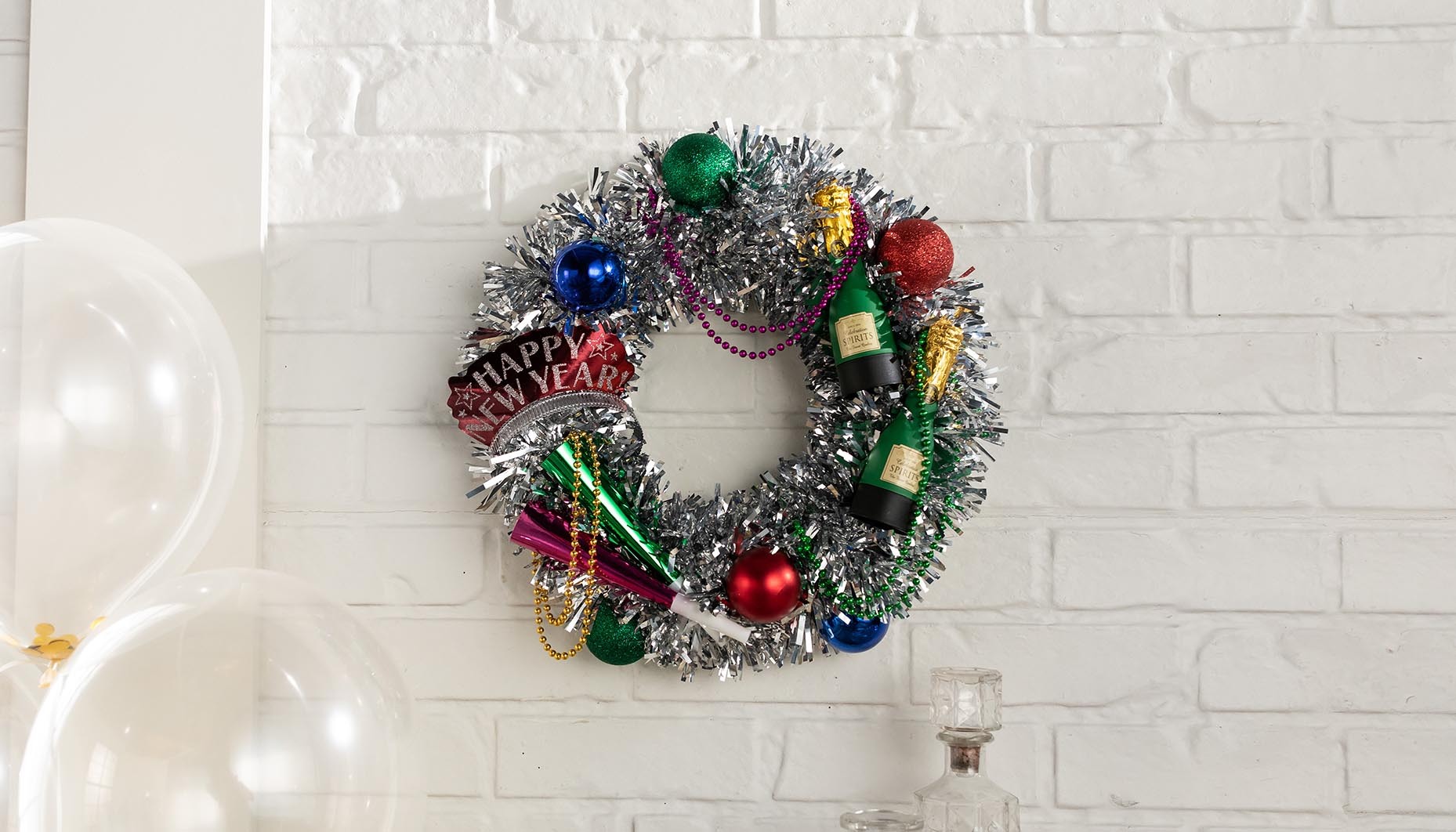 christmas-to-new-years-eve-transitional-tablescape-ideas-20