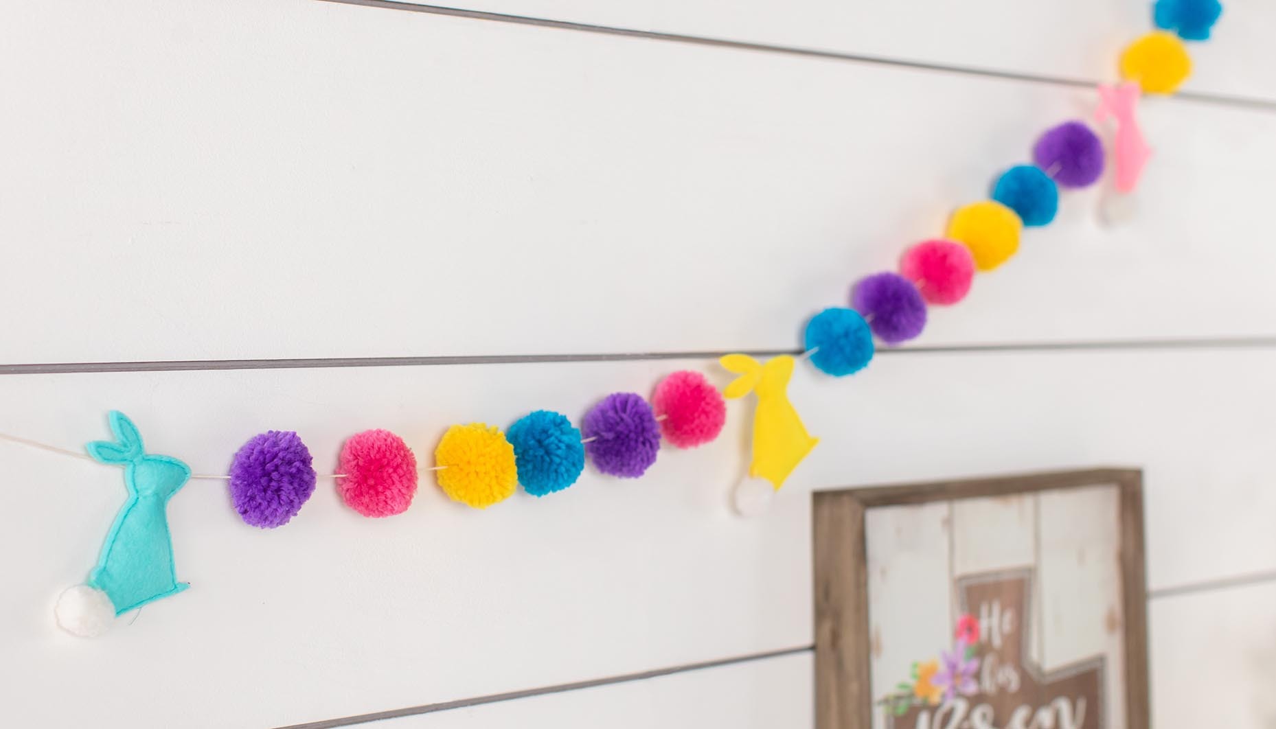 bright-easter-tablescape-idea-15