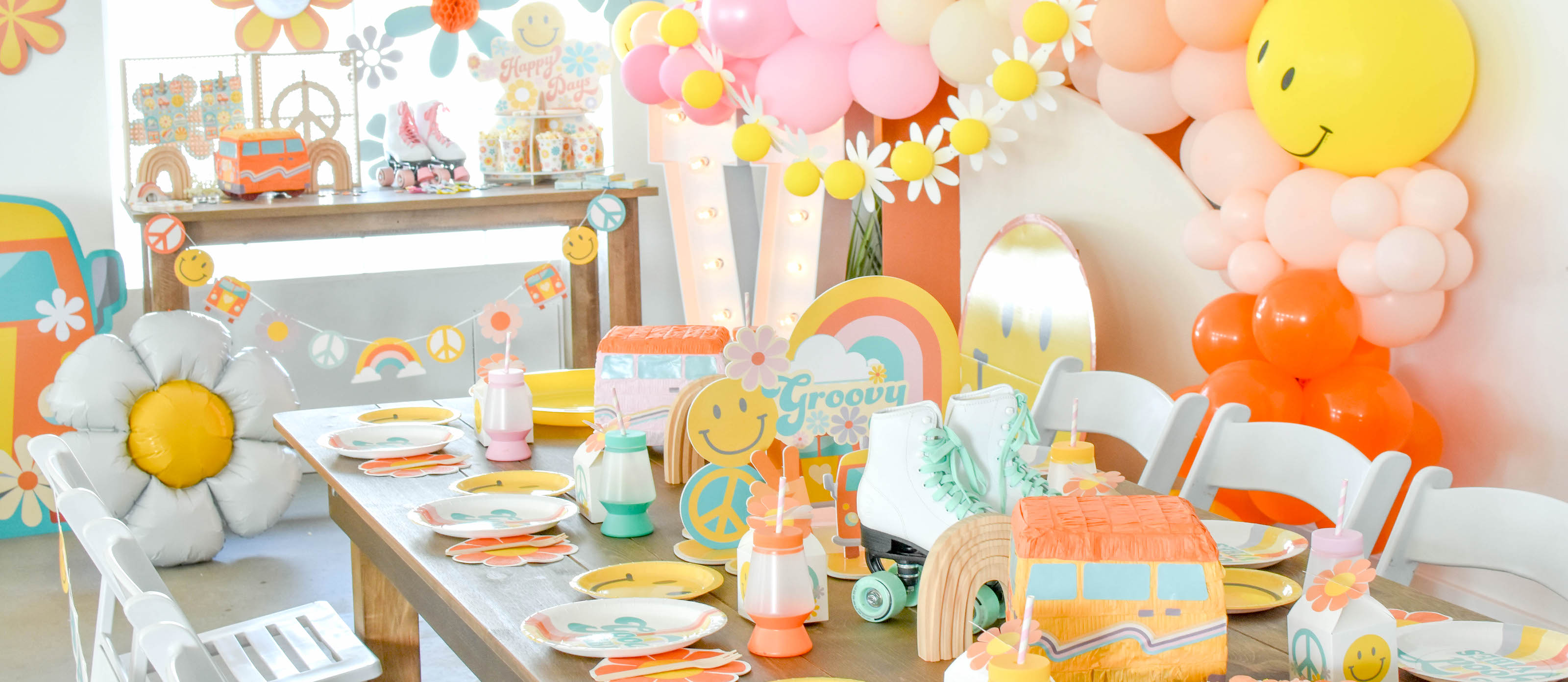 Balloon and Streaming Food Table Backdrop {Party Backdrop Ideas