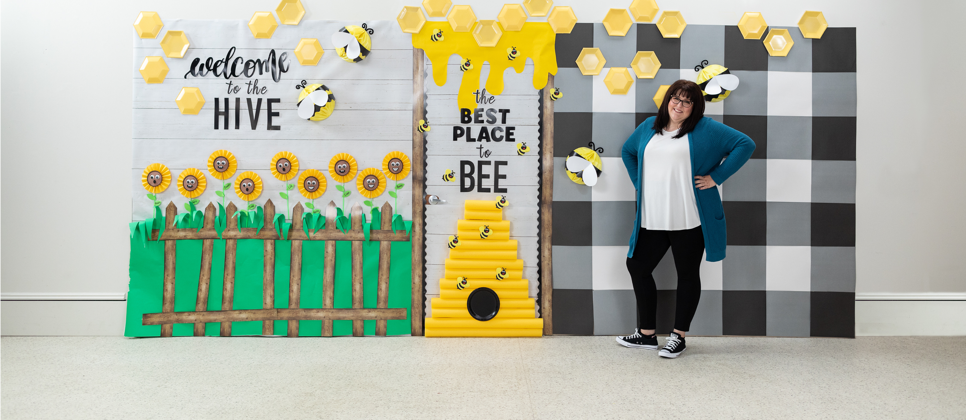 Bee Classroom Door Décor Idea