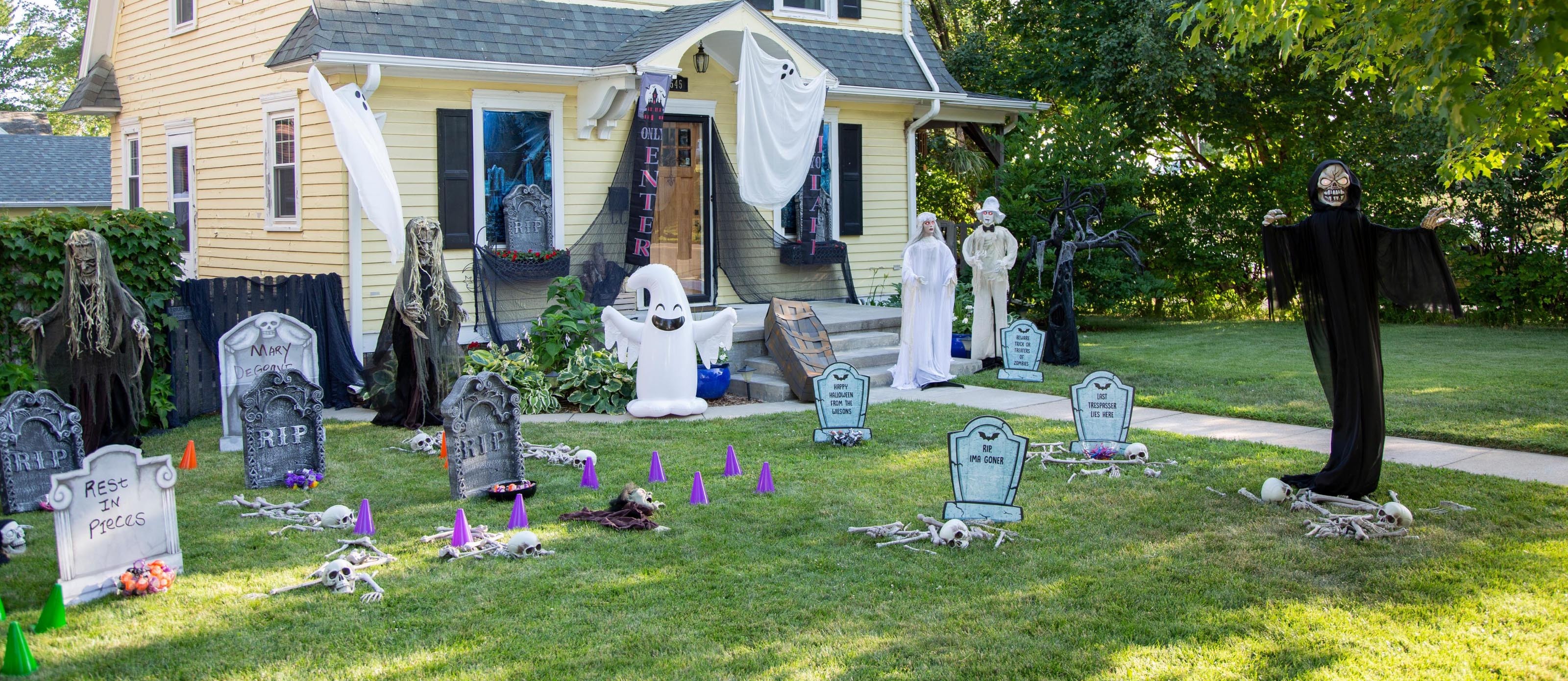 Halloween Candy Graveyard Ideas | Fun365