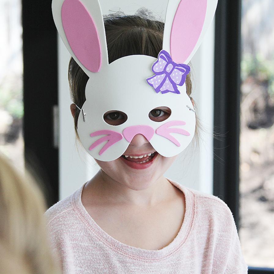 DIY Easter Photo Booth