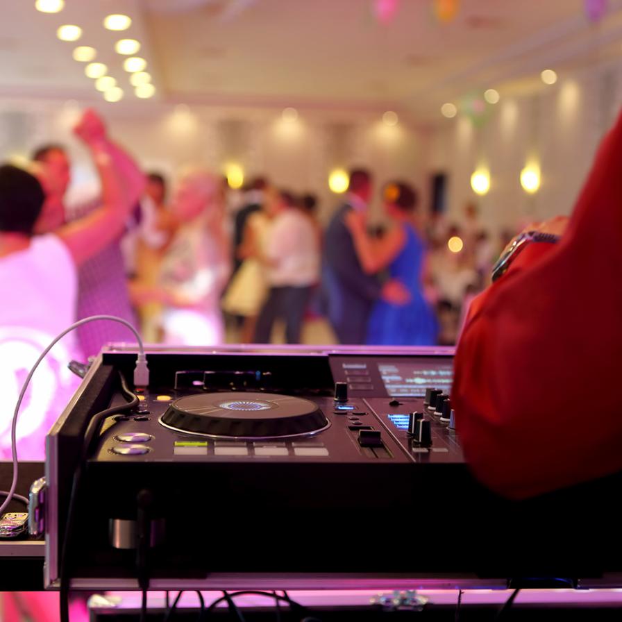 Band or DJ? Wedding Music Madness