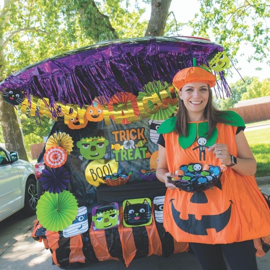 Ghoul Gang Themed Trunk or Treat Idea | Fun365