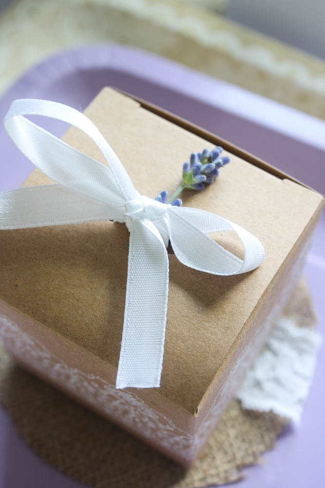 Rustic Lavender and Lace Wedding Tablescape | Fun365