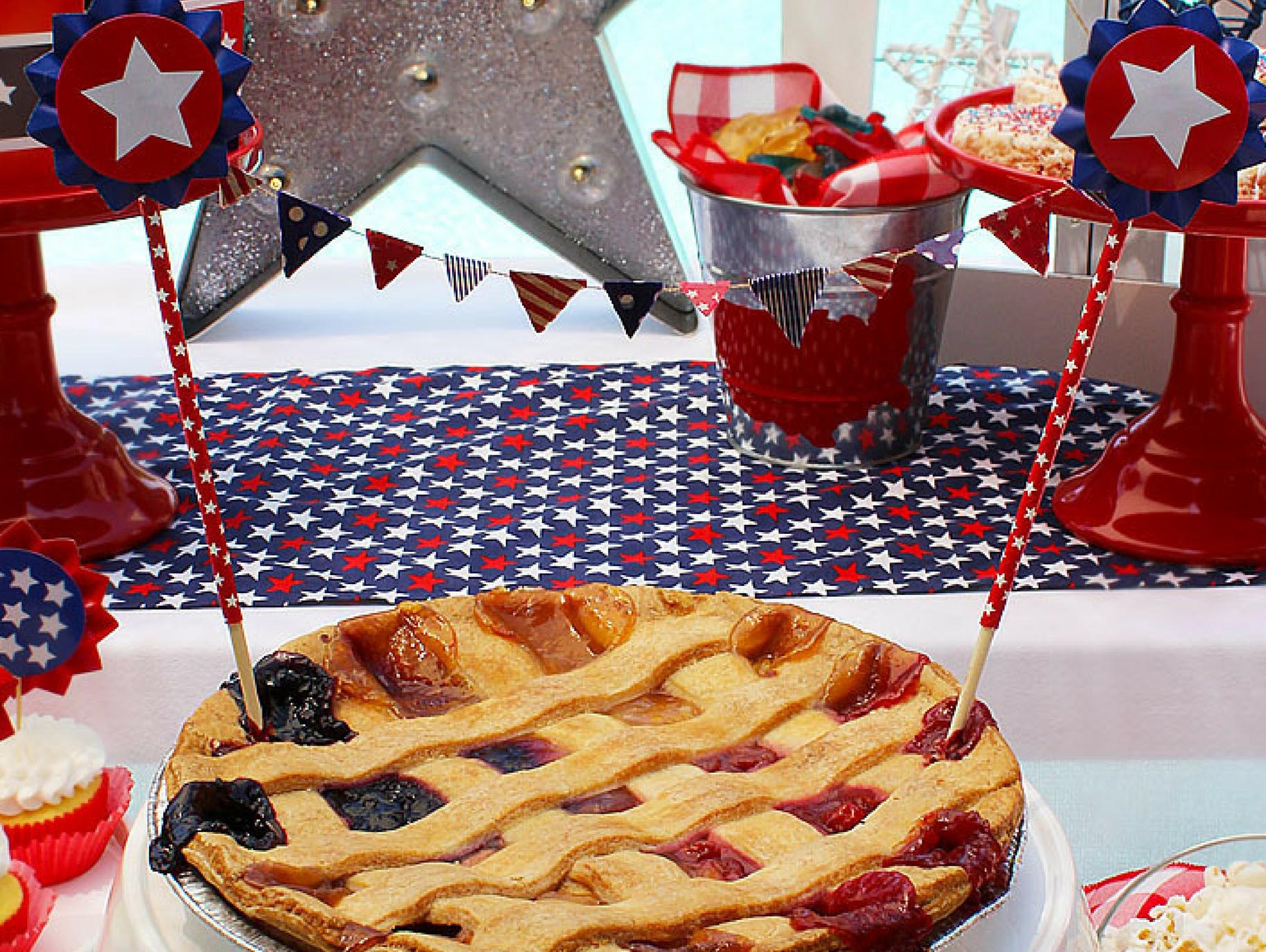 DIY Bunting Pie Topper