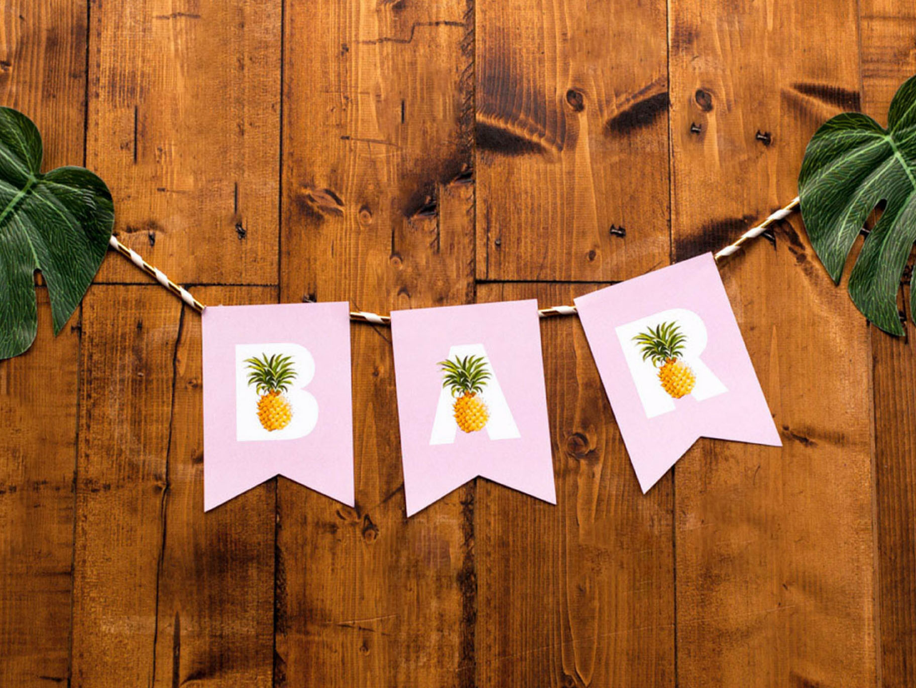DIY Pineapple Bar Banner
