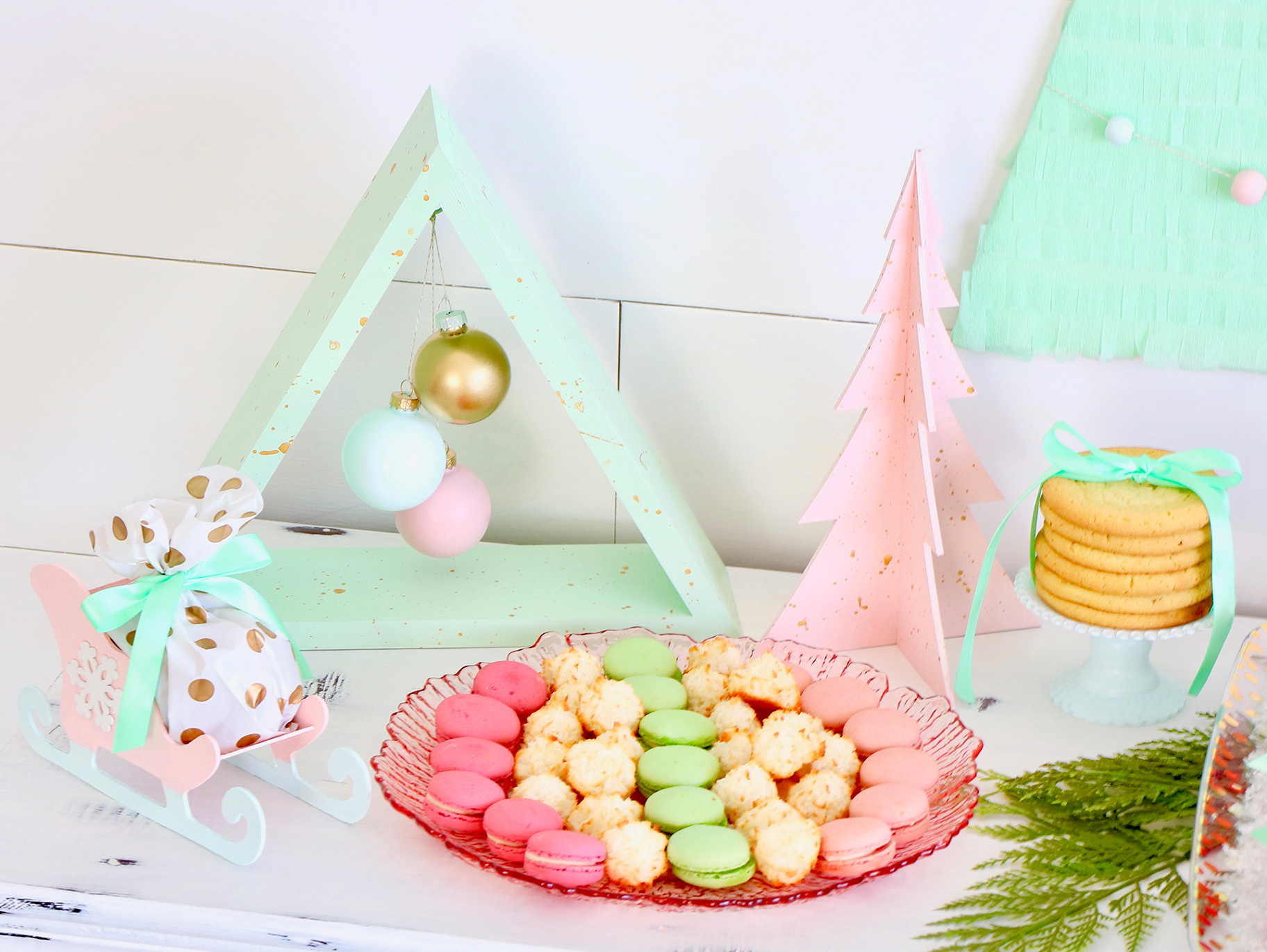 DIY Triangle Shelf Christmas Tree