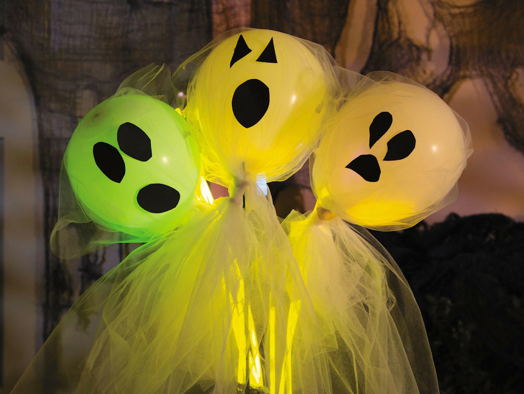 Glowing Balloon Ghost Porch Greeters