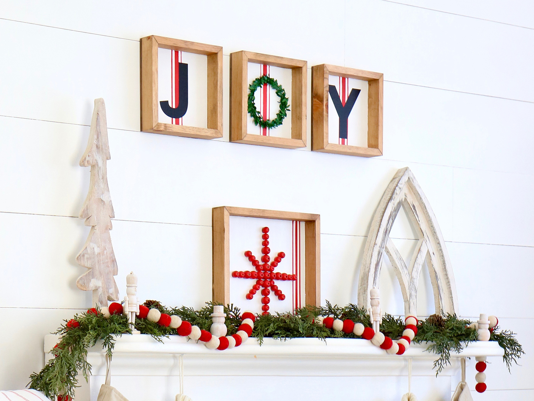 Farmhouse Christmas Joy Sign | Fun365