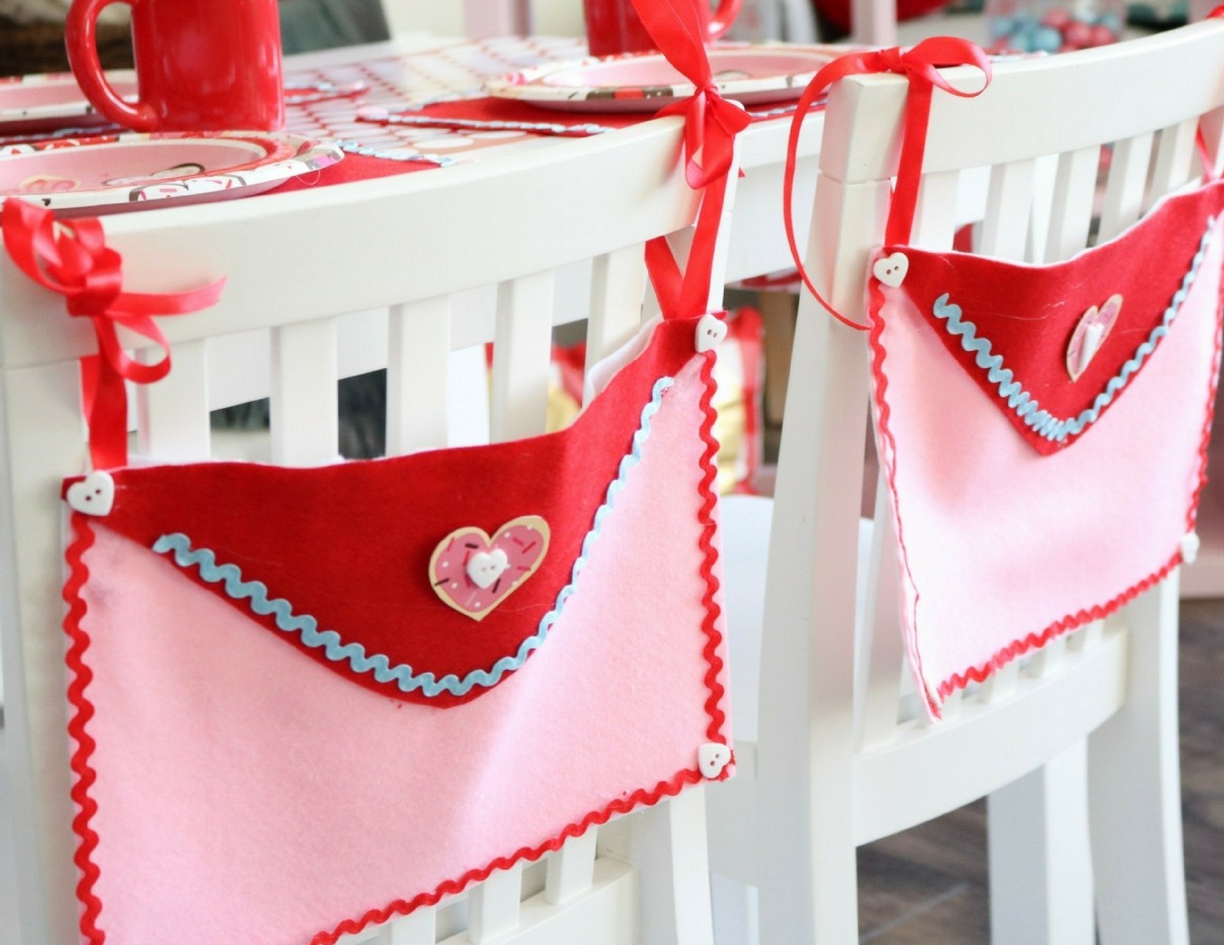 DIY Felt Envelope Chair Backers