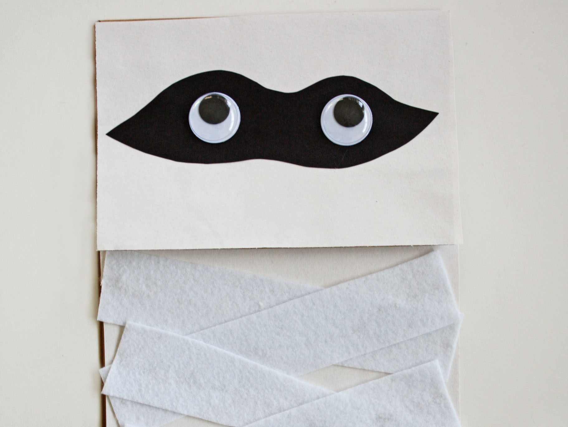 Mummy Paper Bag Puppet
