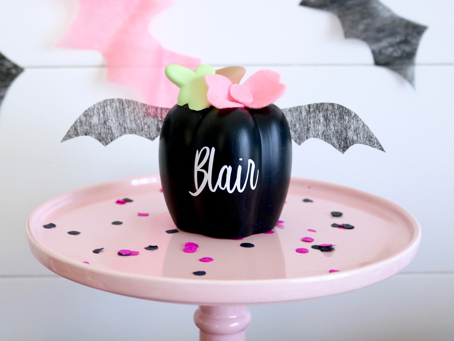 DIY Pumpkin Bat Place Cards