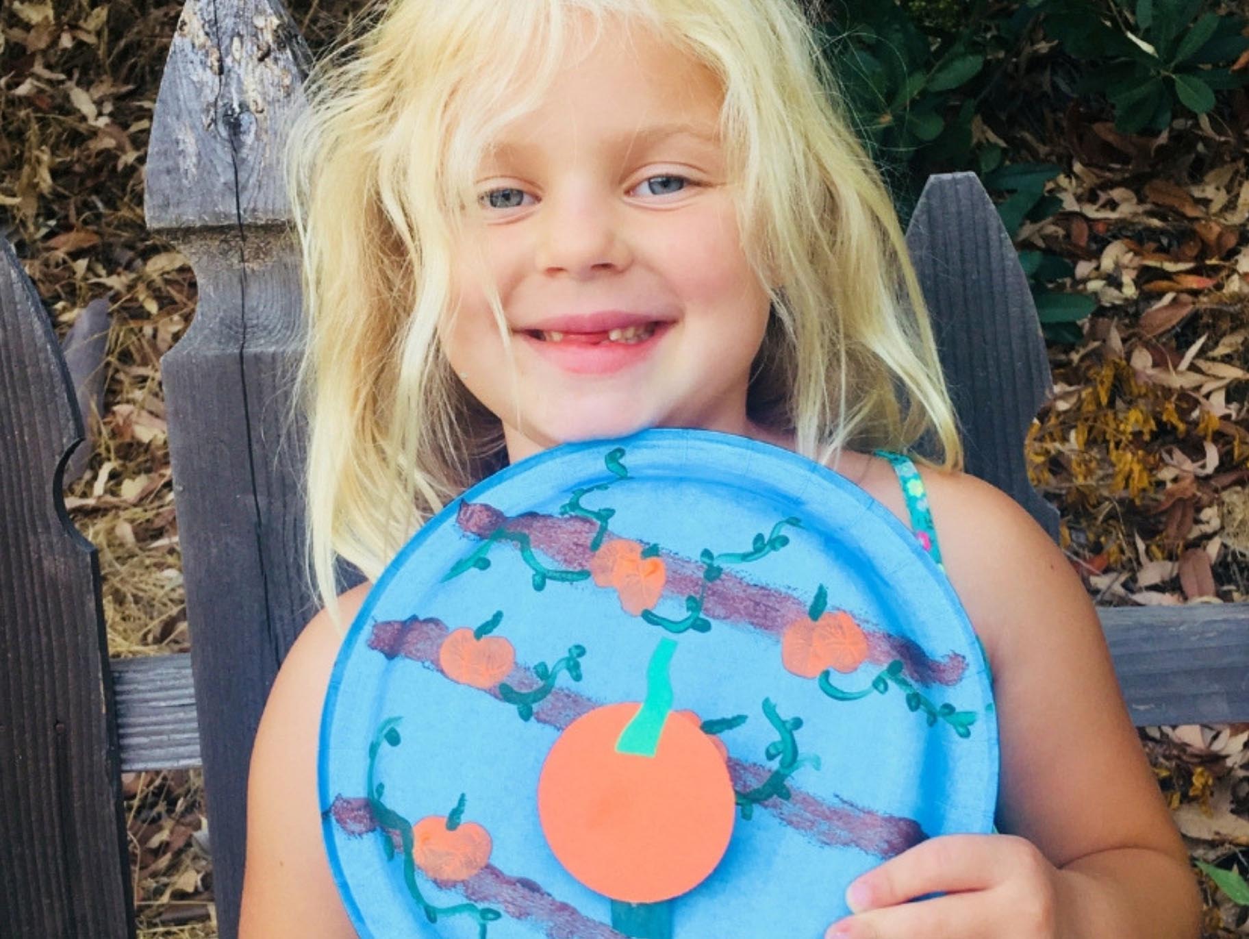 Pumpkin Patch Paper Plate Puppet Scene