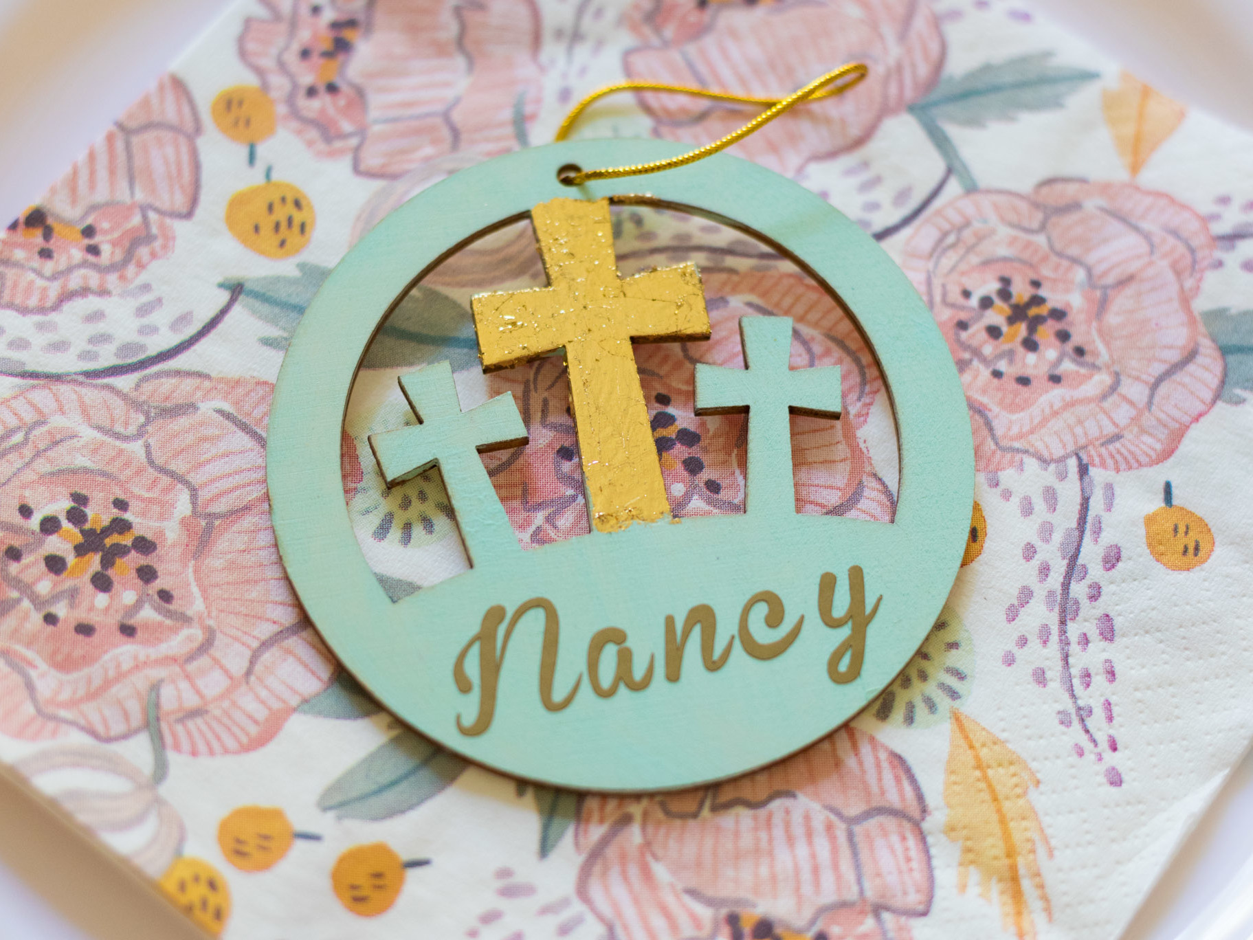 Resurrection Crosses Easter Place Cards