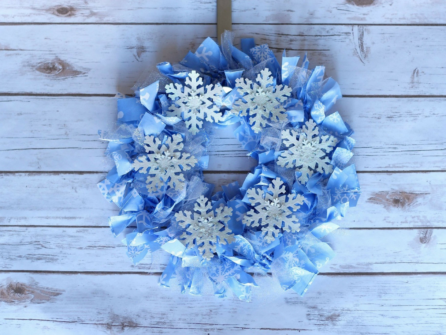 Snowflake Rag Tie Wreath
