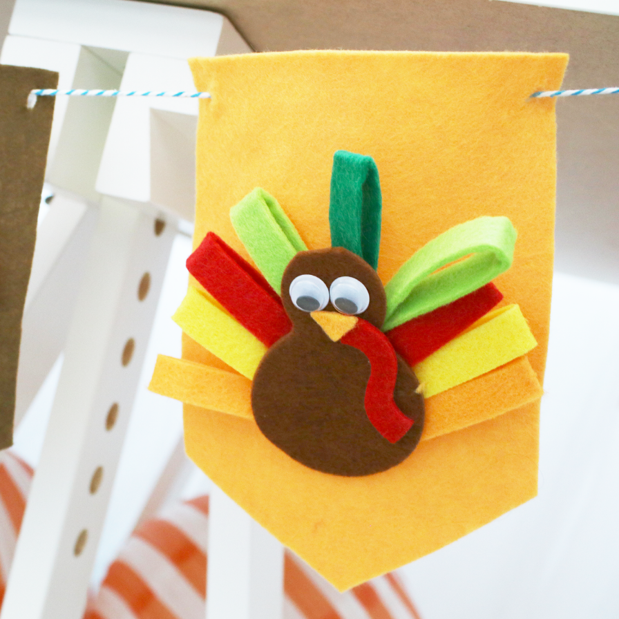 DIY Turkey and Pumpkin Thanksgiving Banner