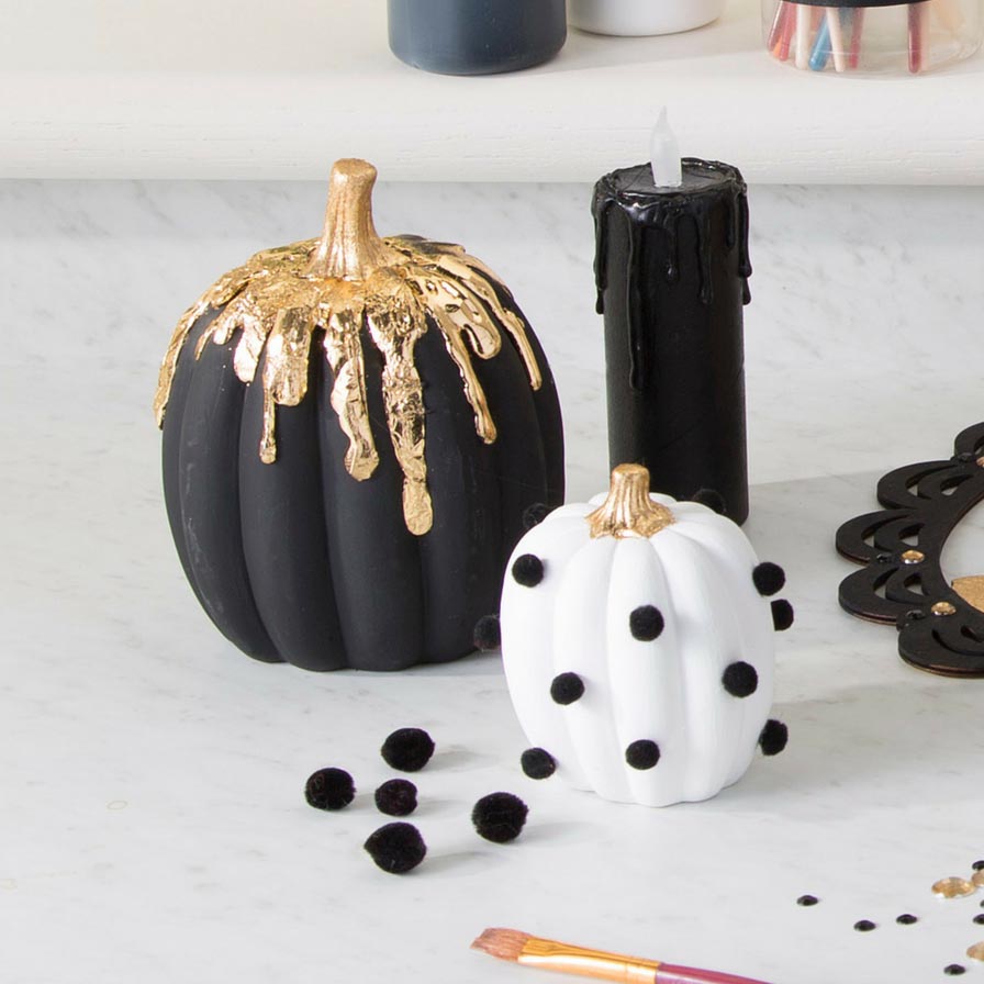 DIY Glam Halloween Pom-pom Pumpkin