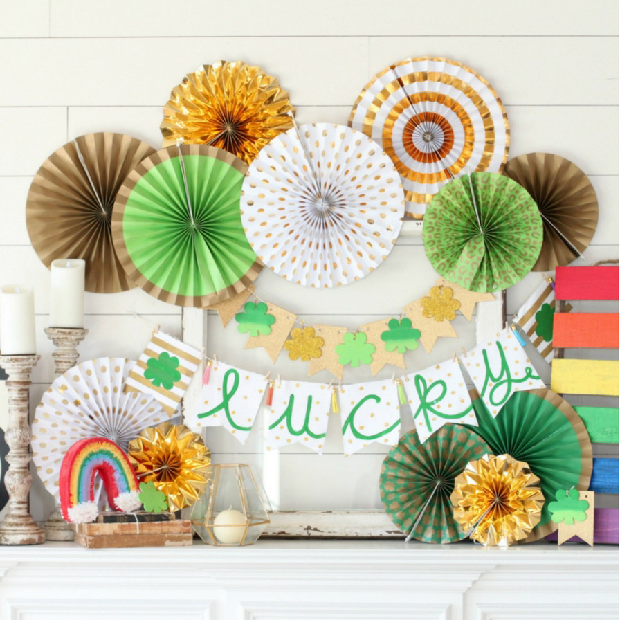Lucky Shamrock Banner