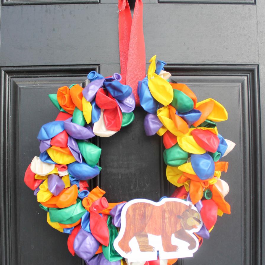 Brown Bear DIY Balloon Wreath
