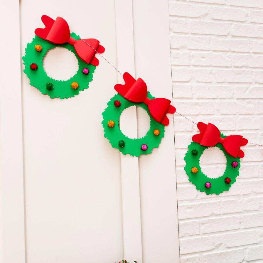 DIY Christmas Wreath Garland