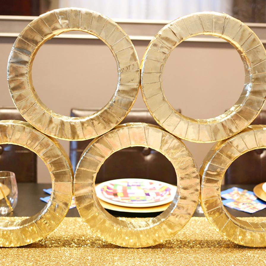 DIY Summer Games Gold Rings Centerpiece | Fun365