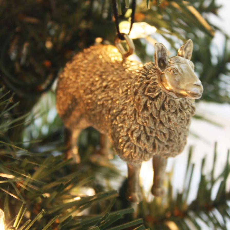 Simple Metallic Toy Figurine Ornament