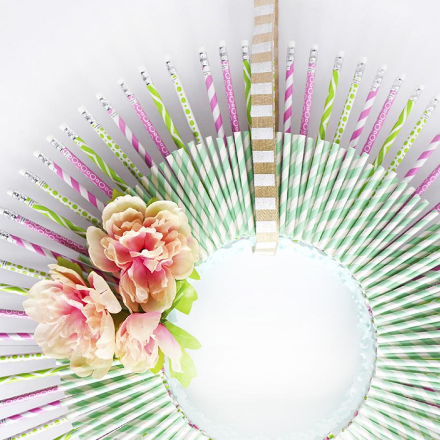 DIY Straw & Pencil Wreath