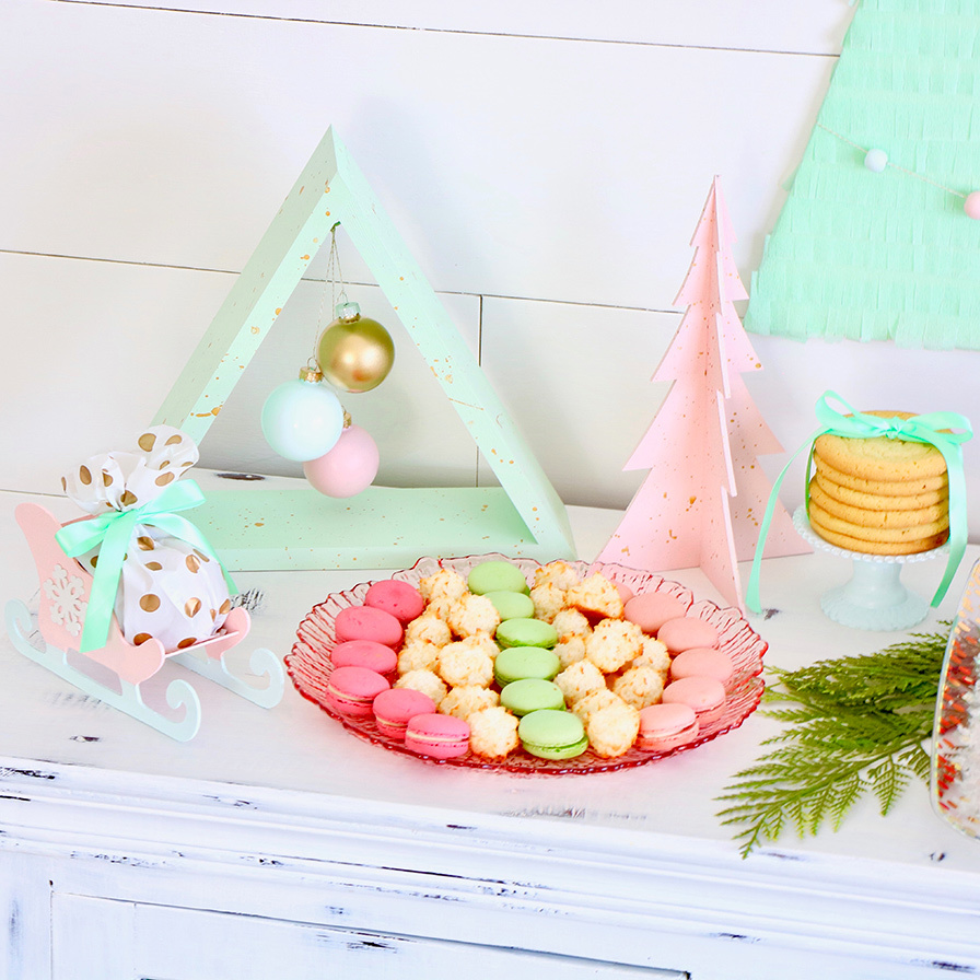 DIY Triangle Shelf Christmas Tree