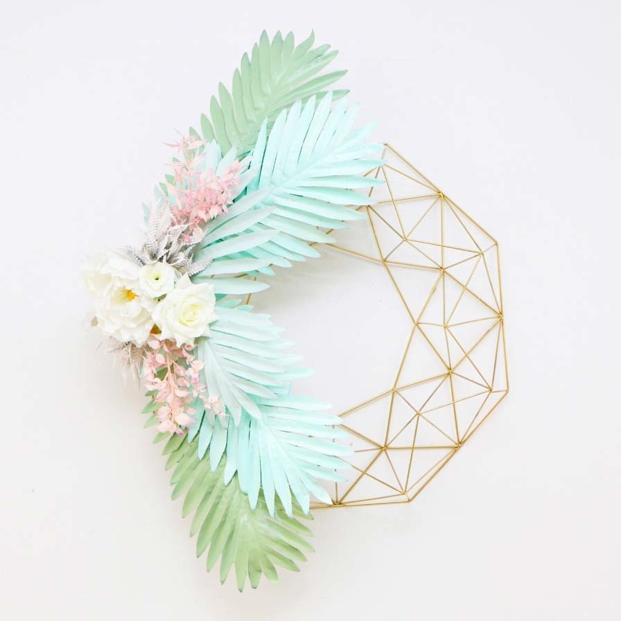 Neo Mint Tropical Geometric Wreath