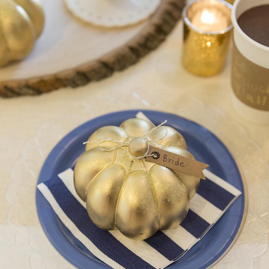 DIY Gold Pumpkin Place Cards