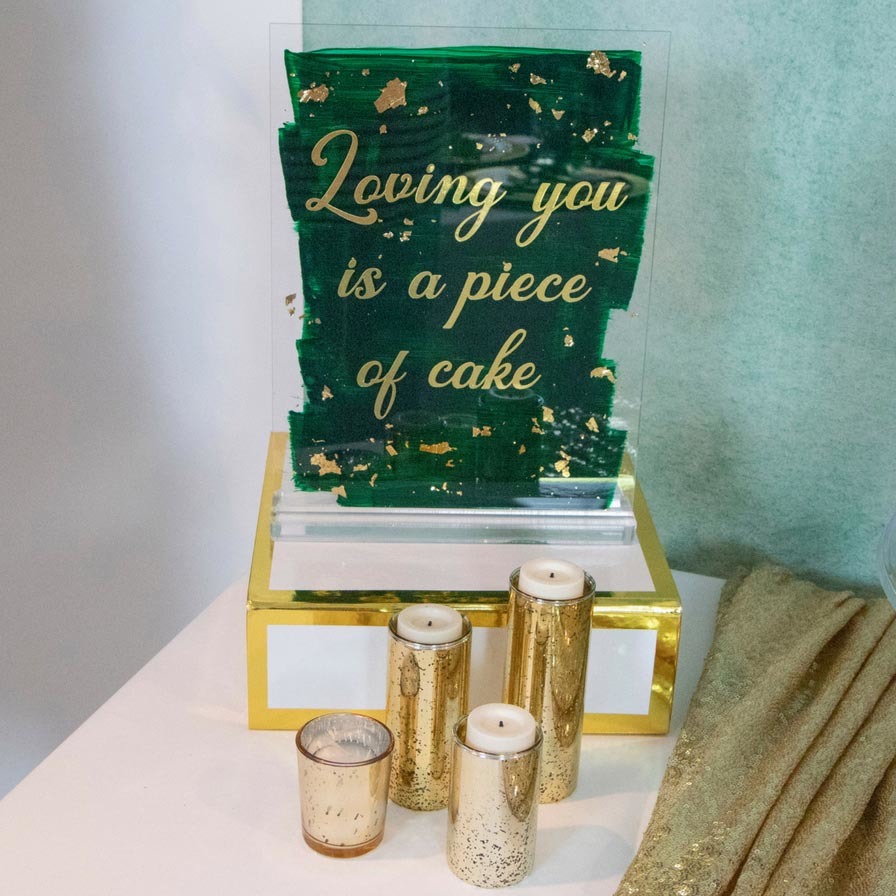 DIY Acrylic Wedding Cake Table Sign