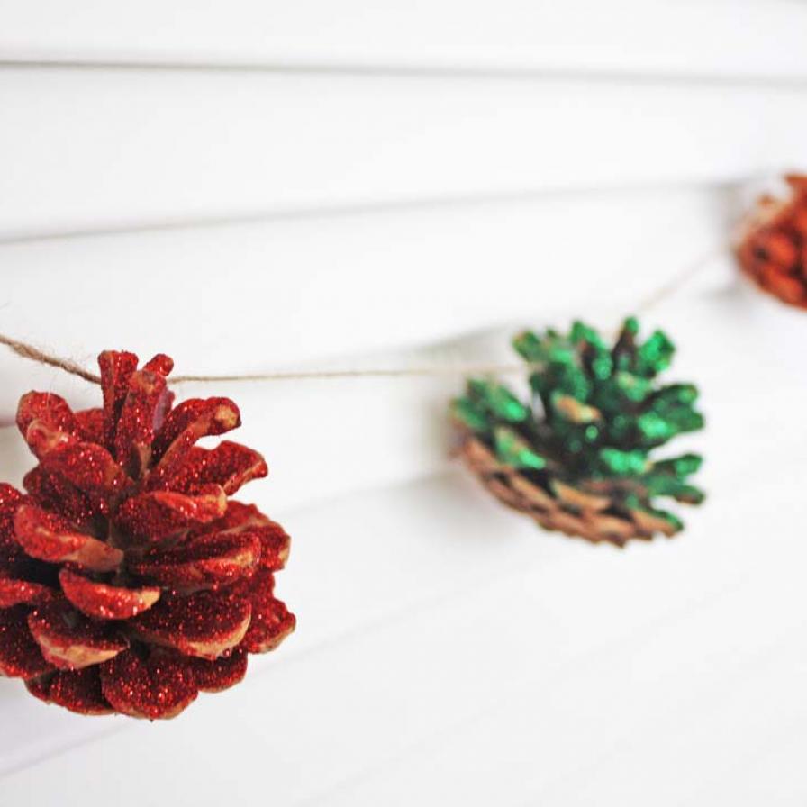 How to Make Glitter Pine Cones
