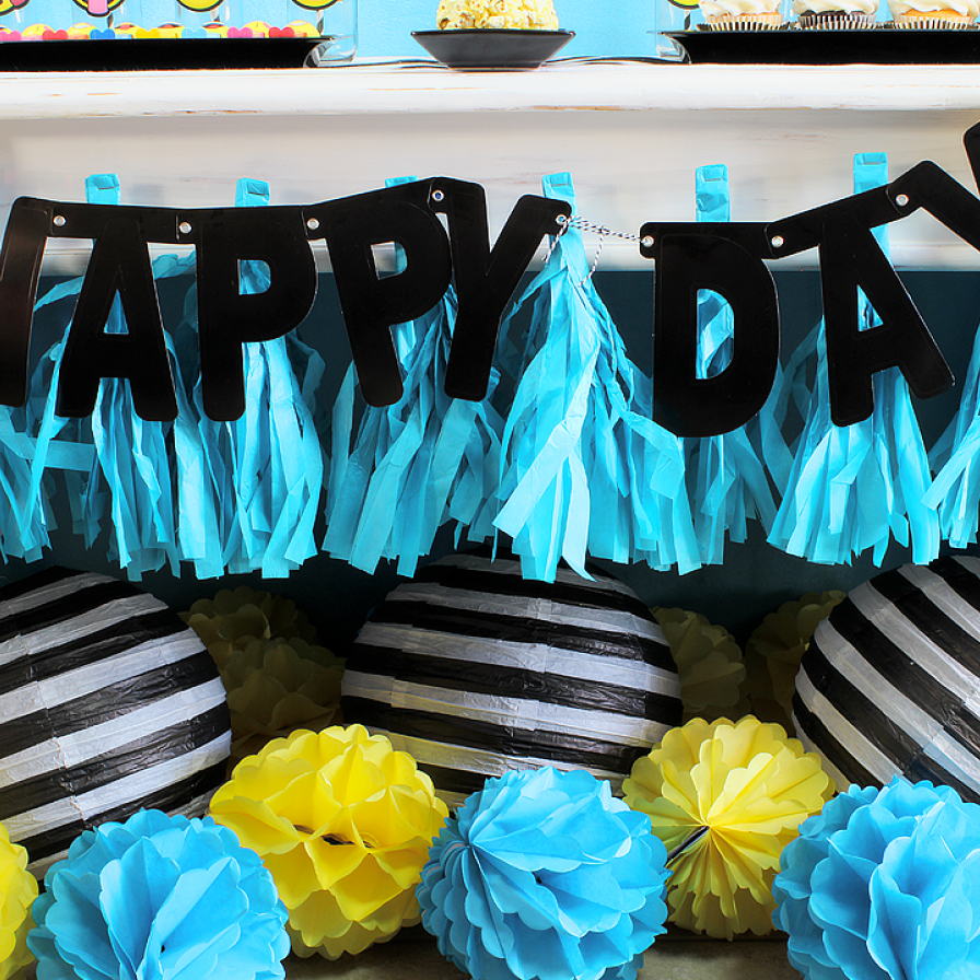 Emoji Party DIY: Party Banner