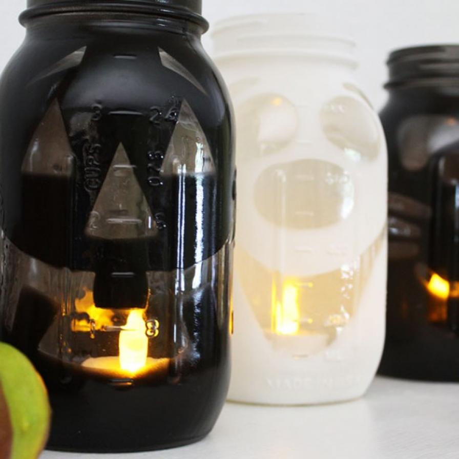 DIY Halloween Mason Jar Luminaries