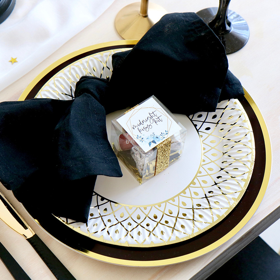 New Year's Eve Kiss Kits