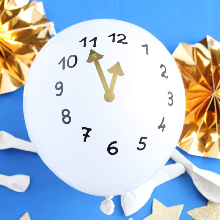 DIY New Year's Eve Clock Balloons