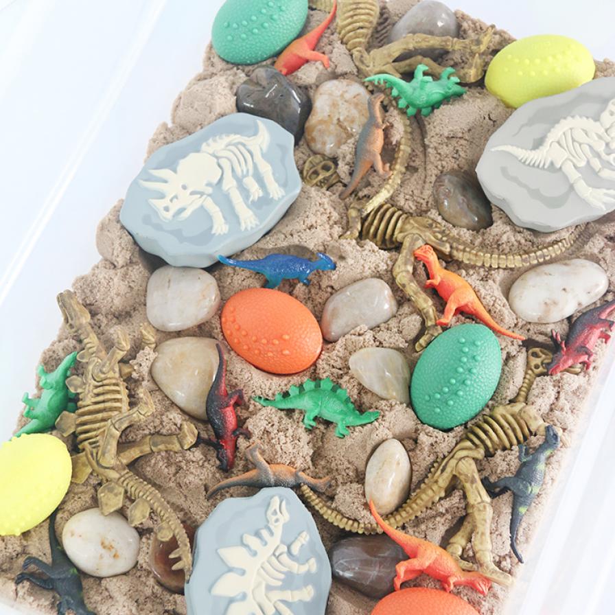 Dinosaur Sensory Play and Learning Bin