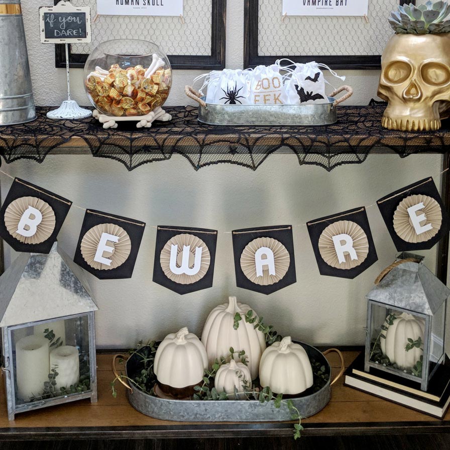 Beware Rosette DIY Halloween Banner | Fun365