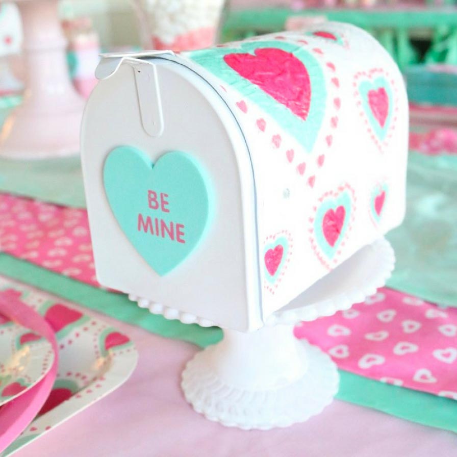 Create Your Own Valentine's Day Mailbox